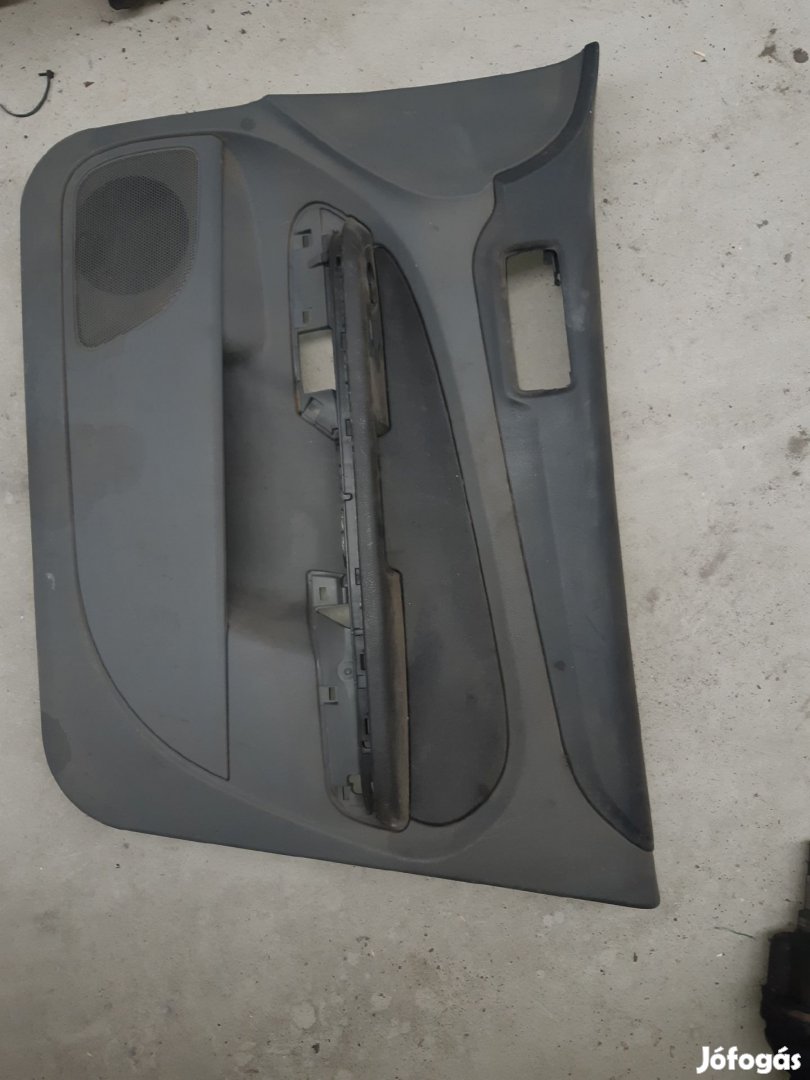Ford Focus II Jobb Első Ajtókárpit