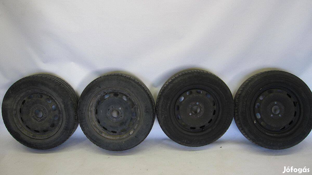 Ford Focus II MK2 2 Eladó gyári, 195/65R15 col lemezfelni nyári gumiva