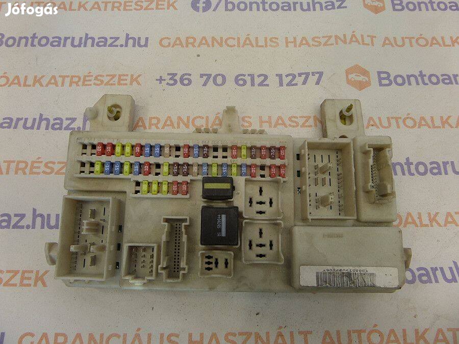 Ford Focus II MK2 2 Facelift Eladó 1,8-2,0 benzin utastér biztosíték