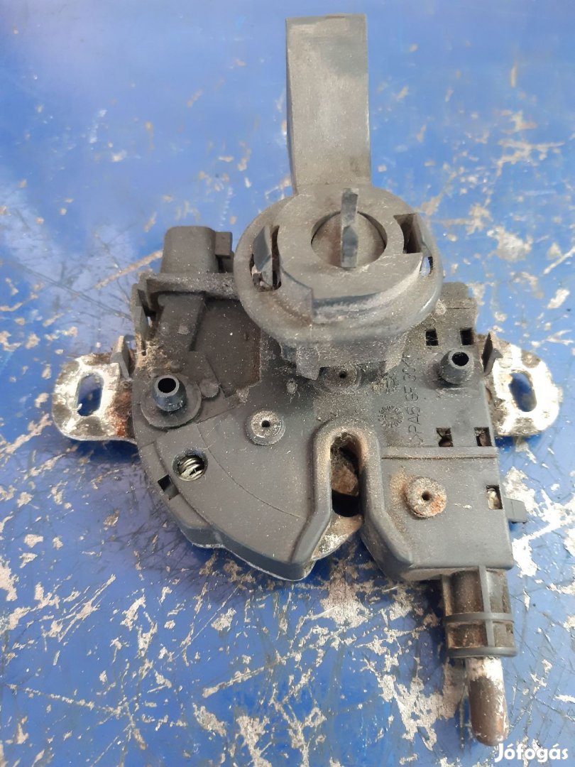 Ford Focus II Motorháztető Zárszerkezet