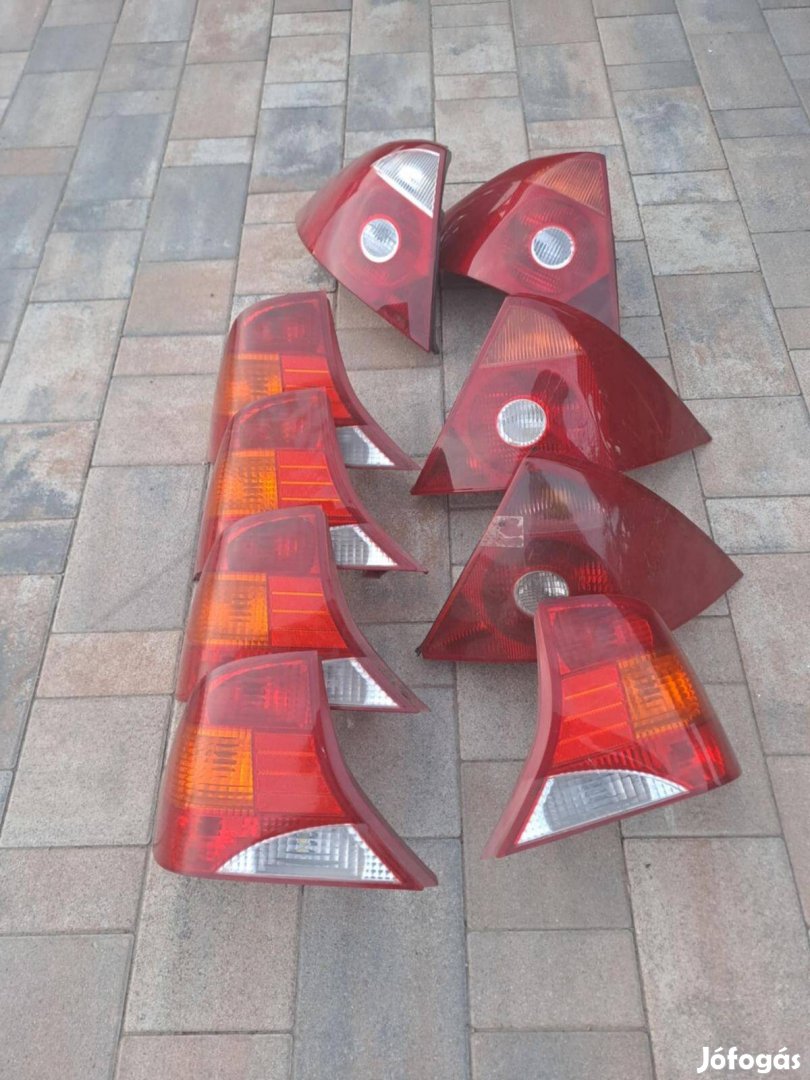 Ford Focus I-es Mondeo III-as sedan hátsó lámpa.