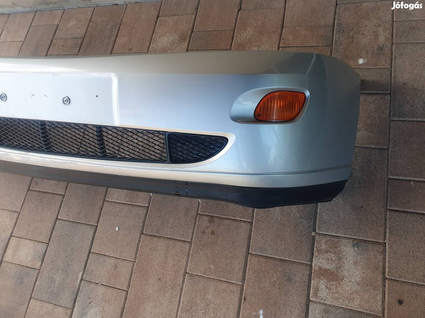 Ford Focus I-es első lökhárító.