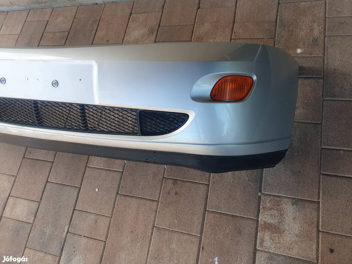 Ford Focus I-es első lökhárító.