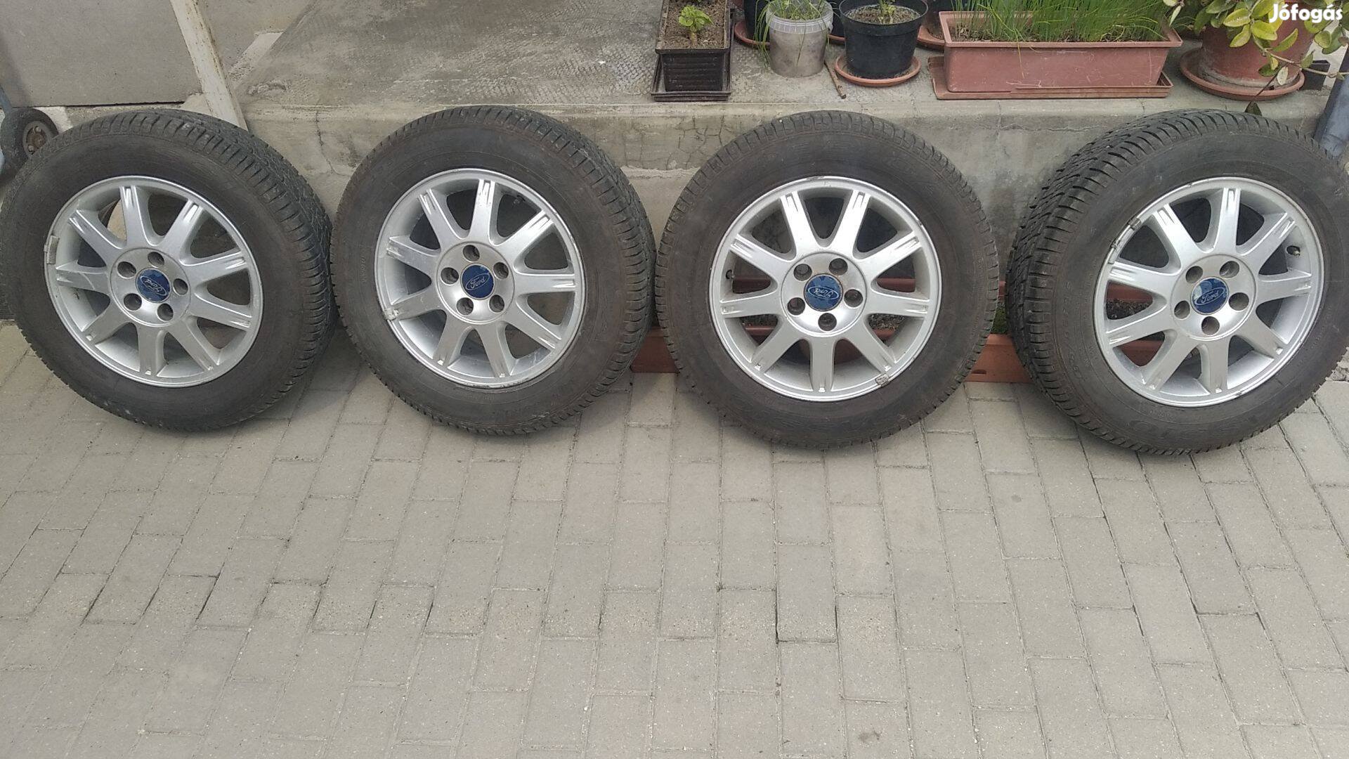 Ford Focus Il Alufelni Nyárigumival
