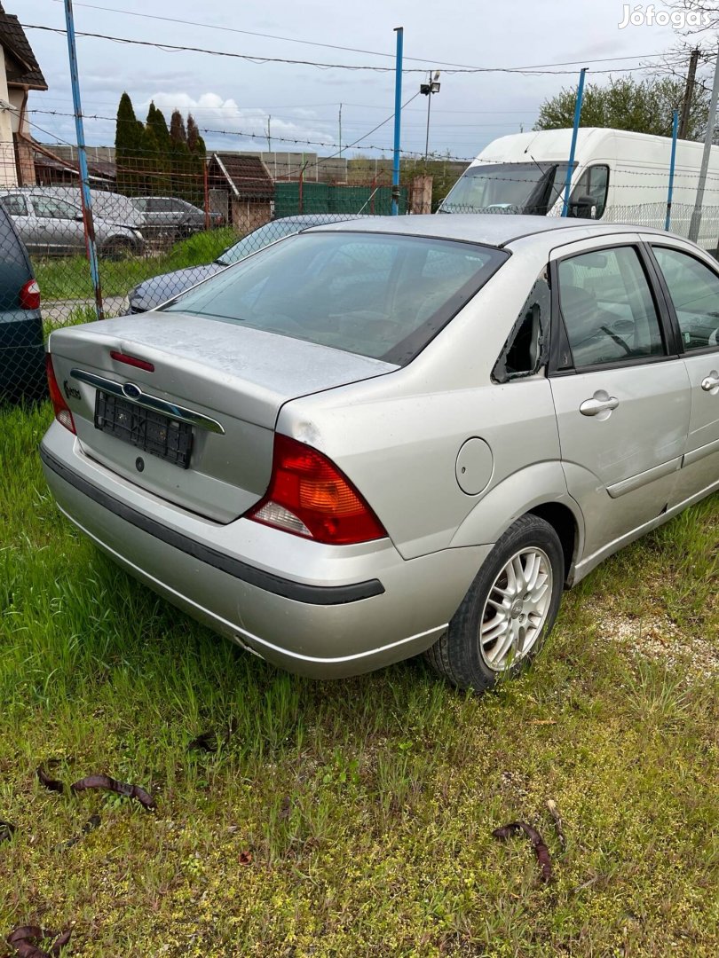 Ford Focus MK1 Sedan Benzines alkatrészek!