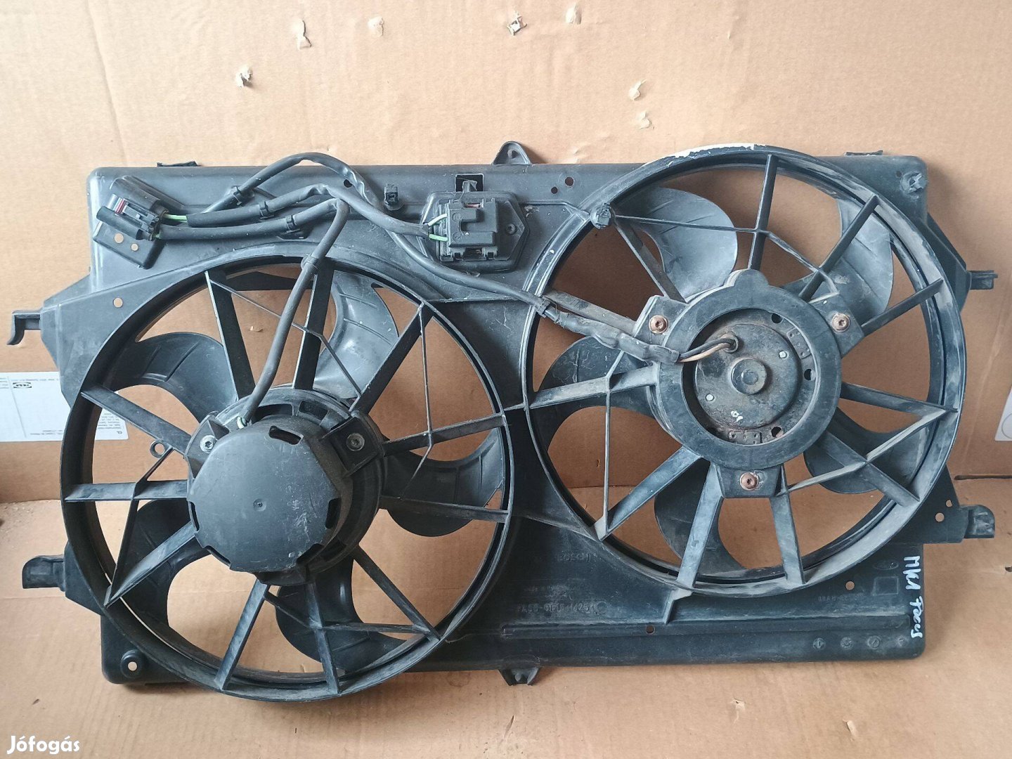 Ford Focus MK1 hűtőventilátor 98AB-8C607