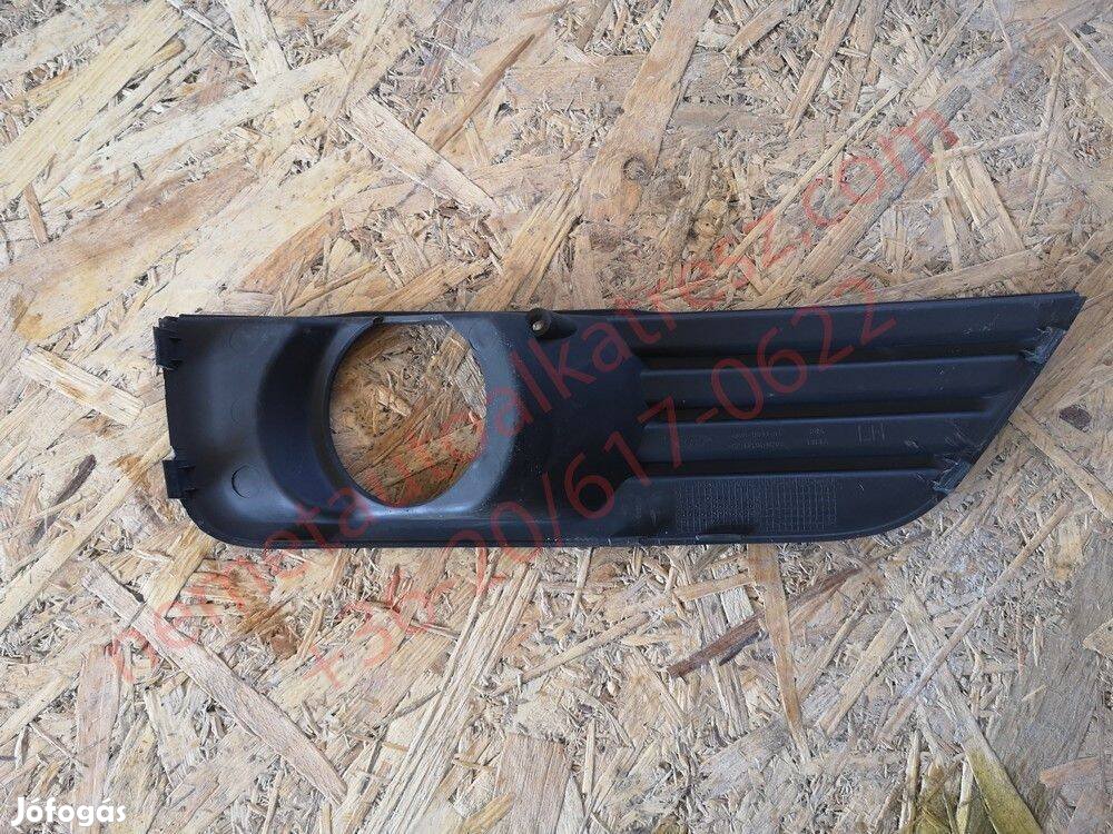 Ford Focus MK2 bal oldali ködlámpa burkolat