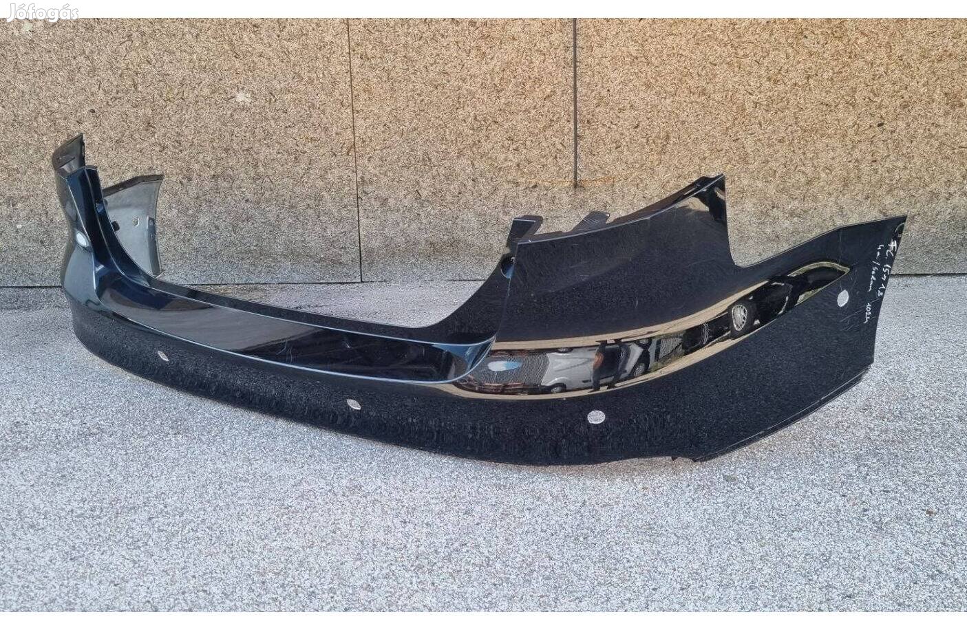 Ford Focus MK3 2014- Sedan hátsó lökhárító ( 6 radaros )