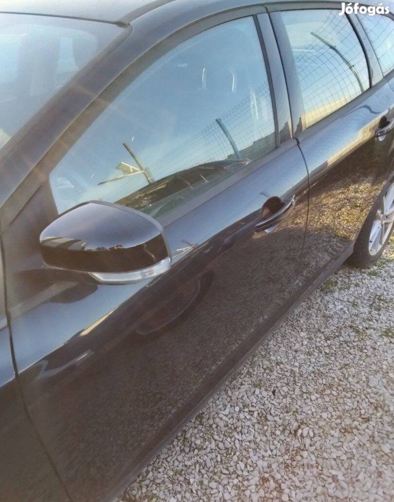 Ford Focus MK3 bal első ajtó kompletten