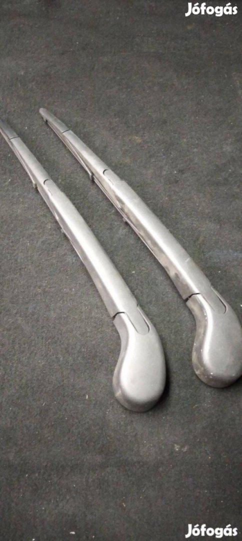 Ford Focus MK3 csomagtérajtó ablaktörlő lapát kar