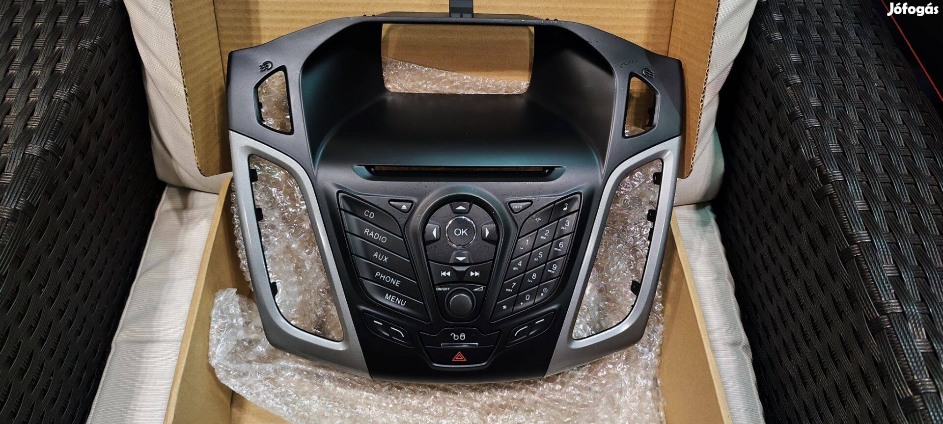 Ford Focus MK3 rádió előlap