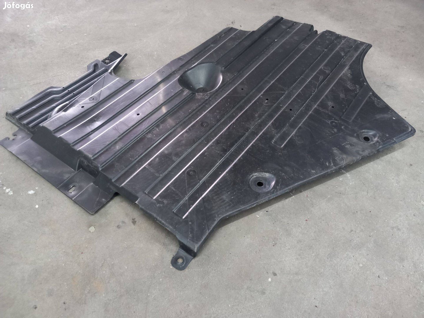 Ford Focus MK4 18- Tank karosszéria takaró műanyag védő burkolat 5922