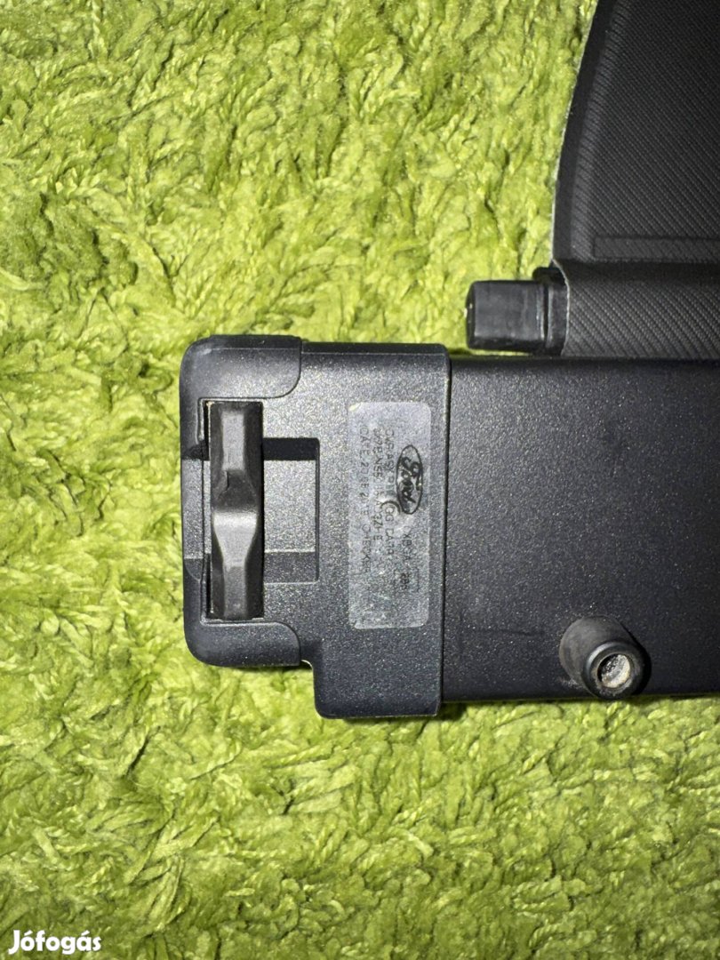 Ford Focus MK4 roló, kalaptartó