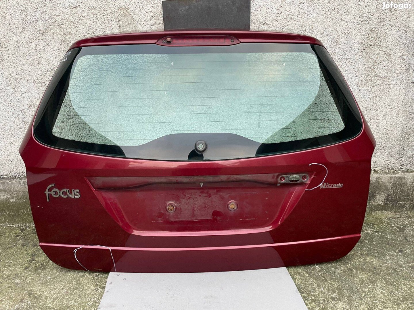 Ford Focus Mk1 Kombi bordó csomagtér ajtó üveggel