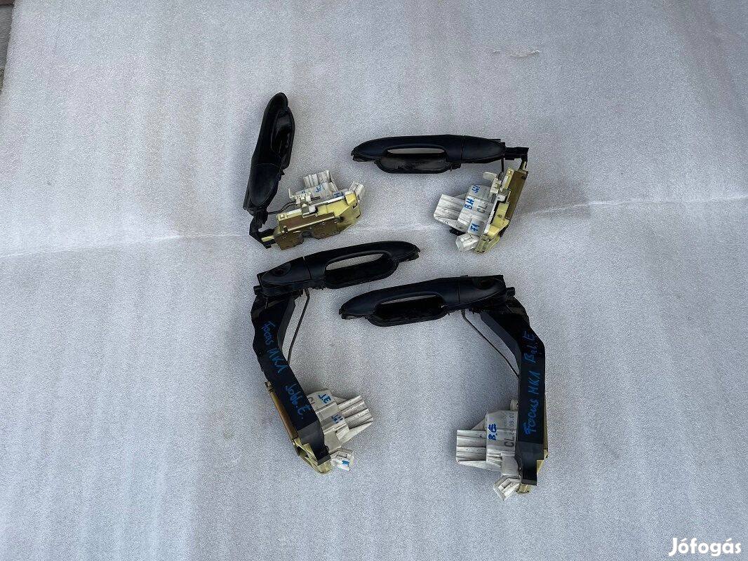 Ford Focus Mk1 ajtózár központizár motor