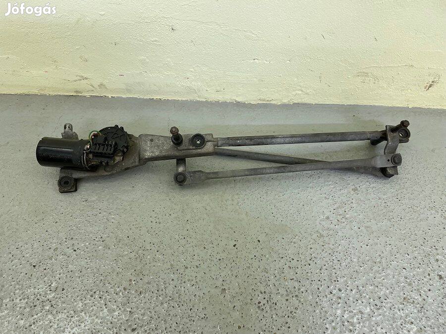 Ford Focus Mk1 első ablaktörlő szerkezet motorral