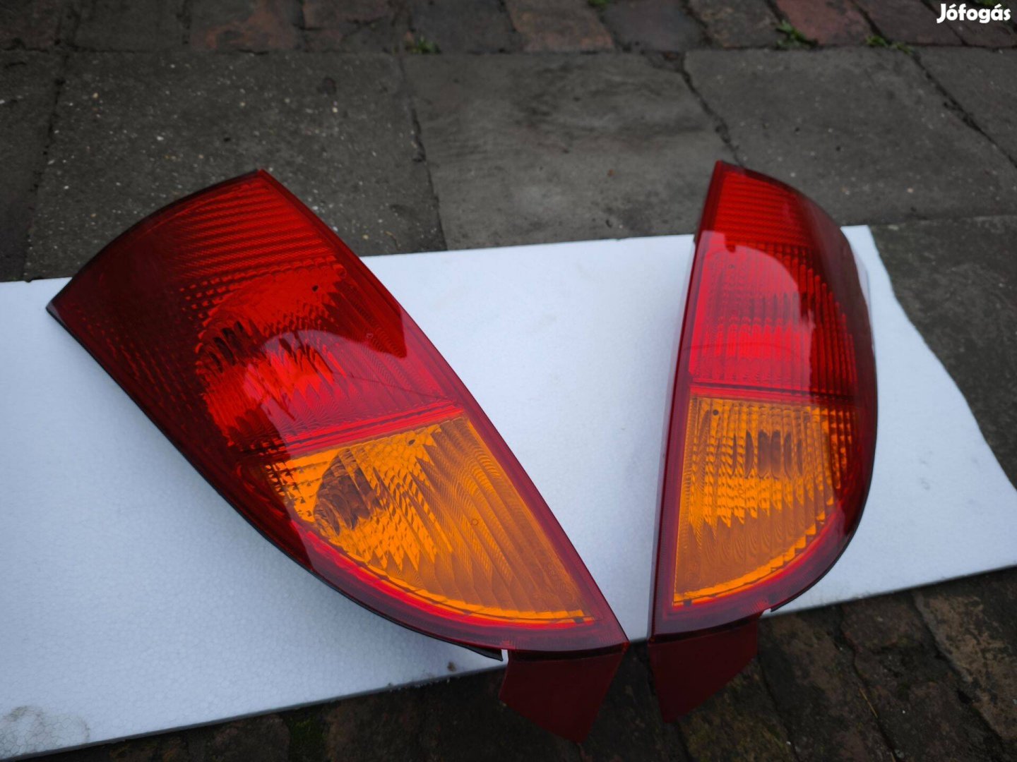 Ford Focus Mk1 gyári hátsó lámpa pár
