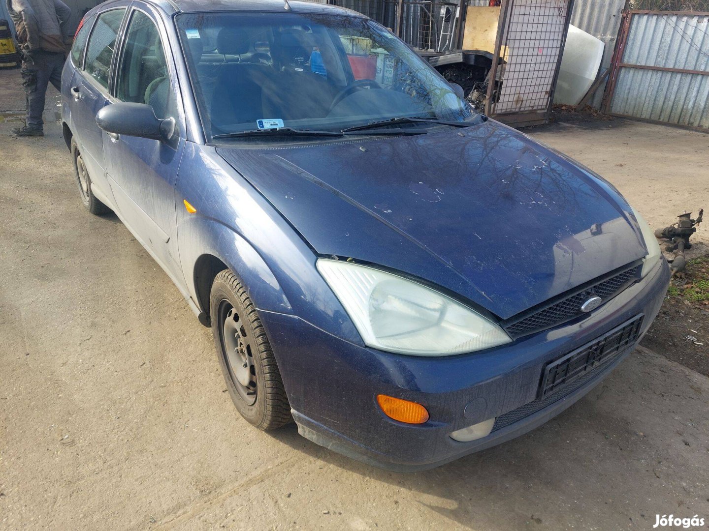 Ford Focus Mk1 karosszéria elemei kék