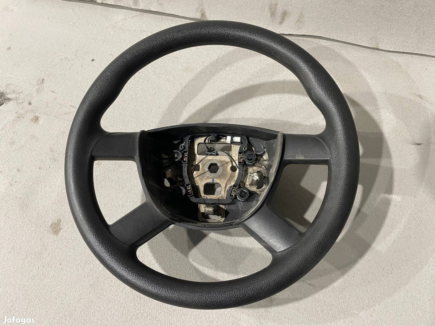 Ford Focus Mk2-2.5 gyári szép állapotú 4 küllős kormány légzsák nélkül
