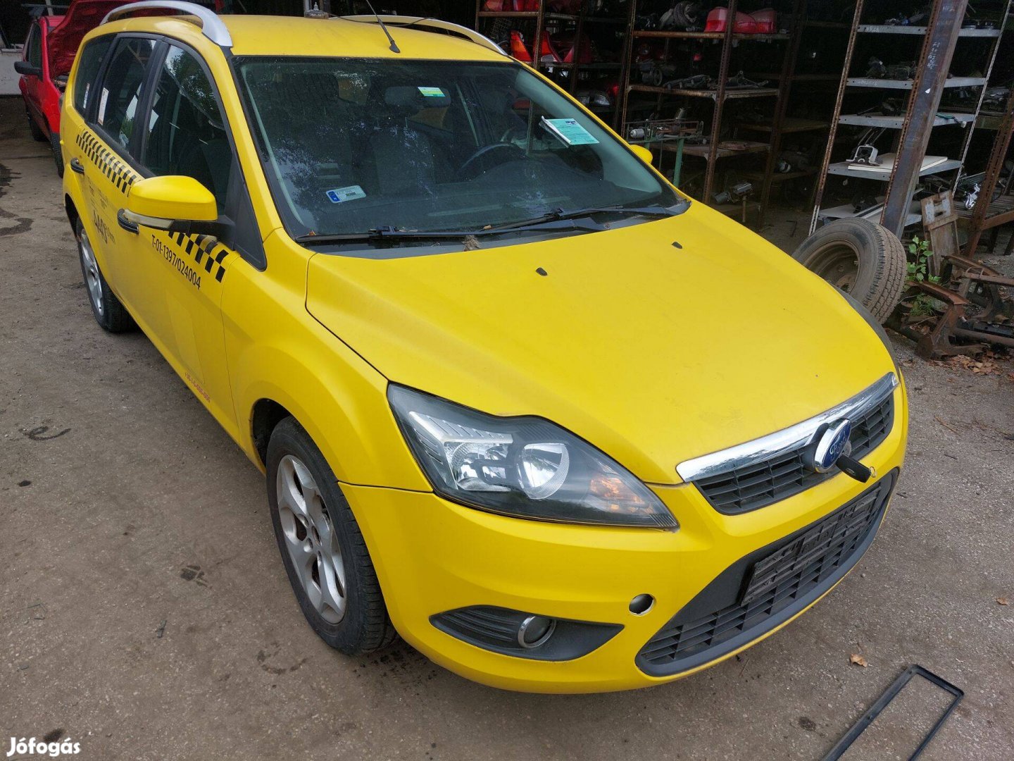 Ford Focus Mk2 Kombi karosszéria elemei taxi