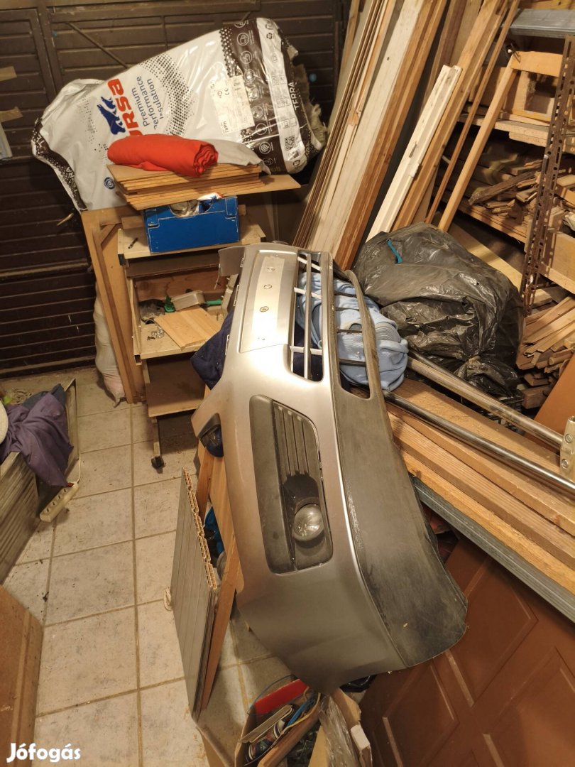 Ford Focus Mk2 első lökhárító 