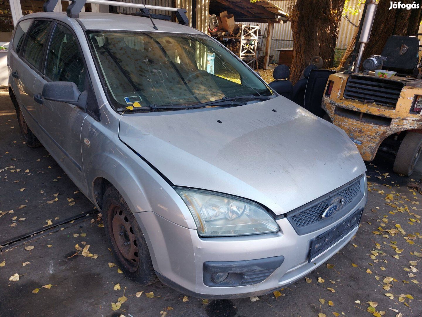 Ford Focus Mk2 karosszéria elemei szürke kombi