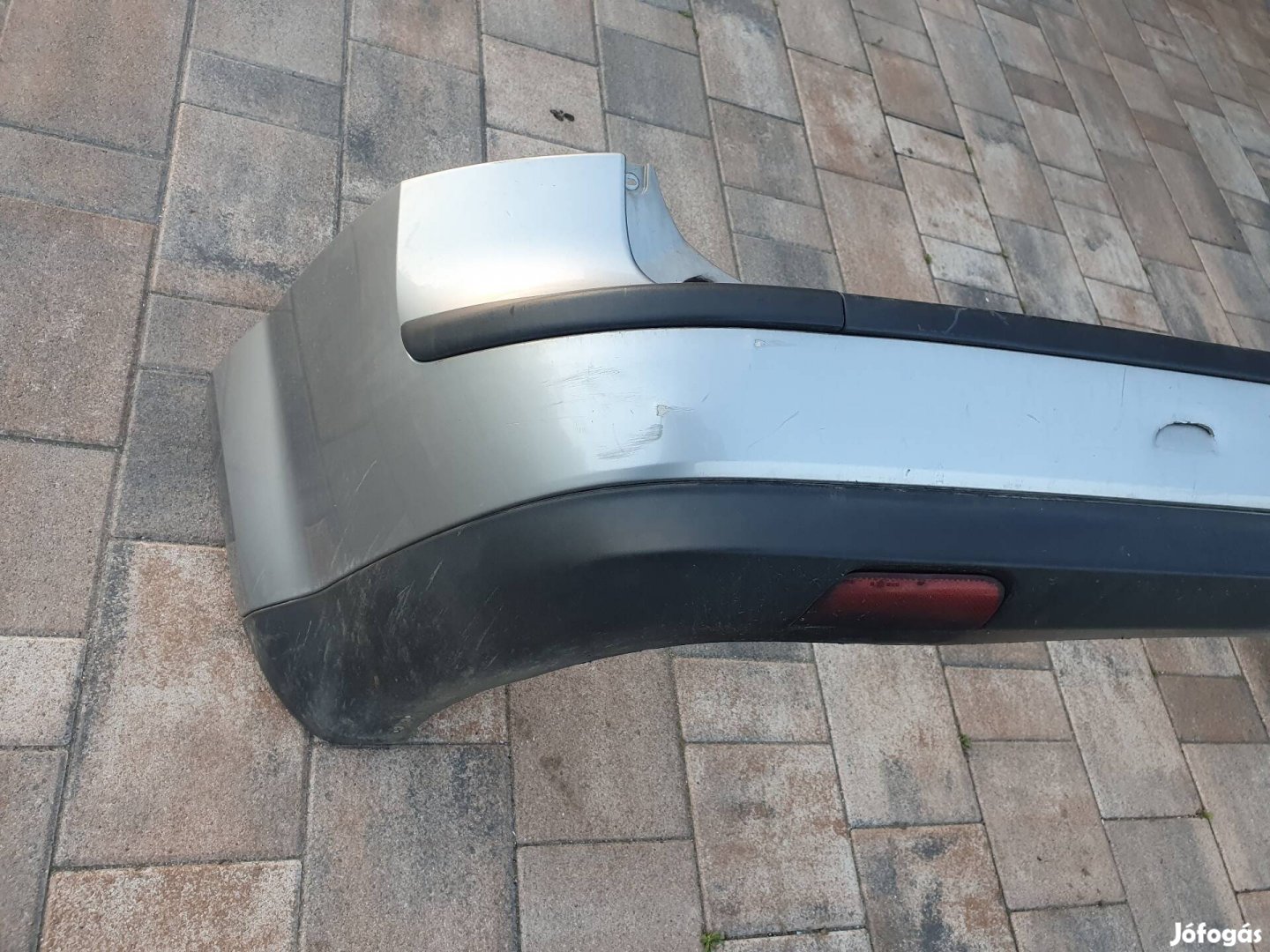 Ford Focus Mk2 kombi hátsó lökhárító.