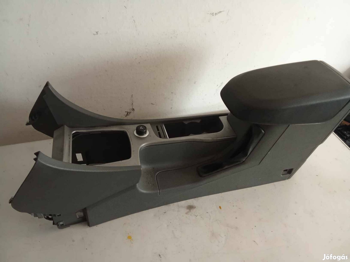 Ford Focus Mk2 könyöklő