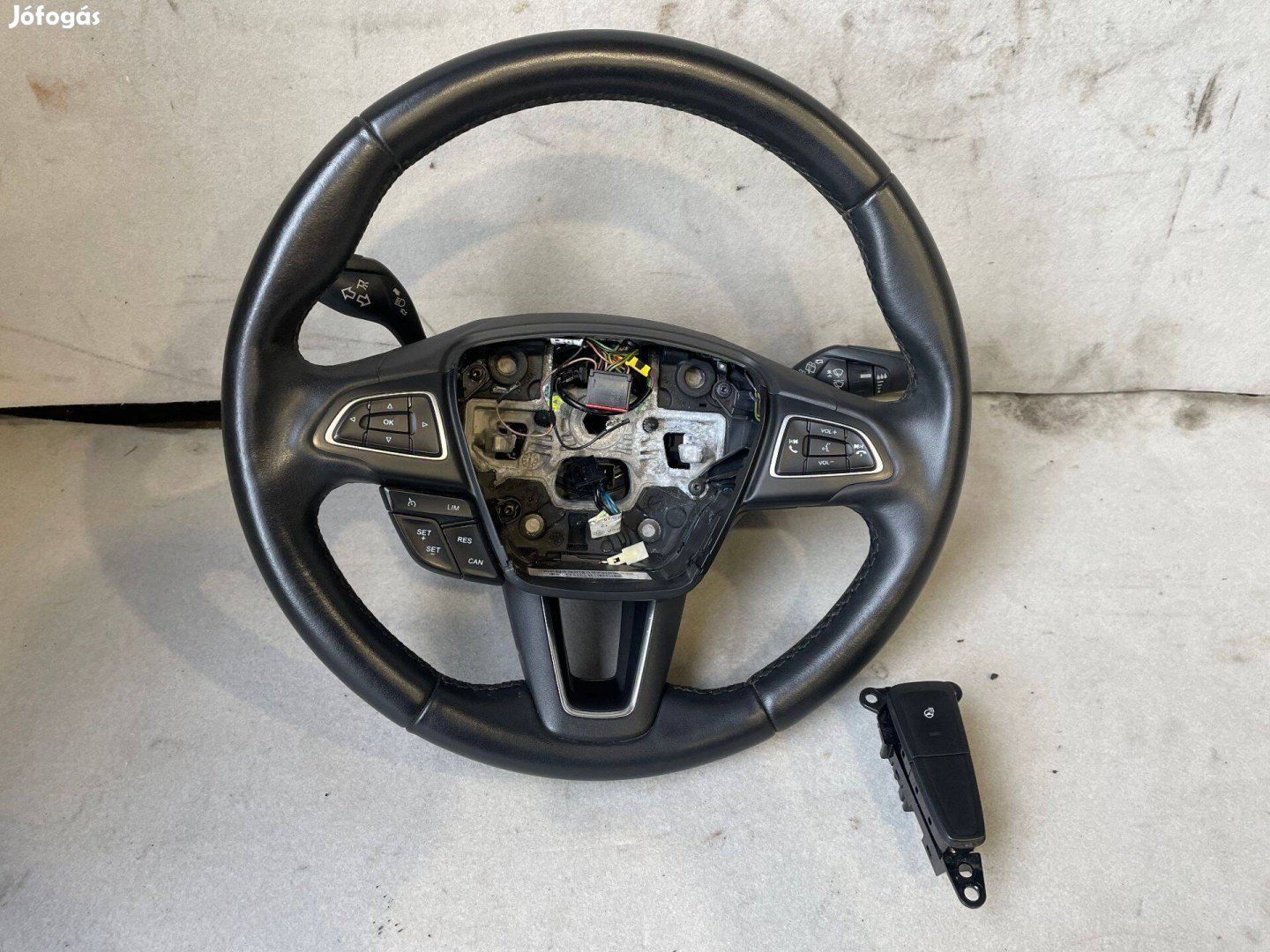 Ford Focus Mk3.5 Fűthető bőr multi kormány F1EB-3600-PG3Zhe tempomat