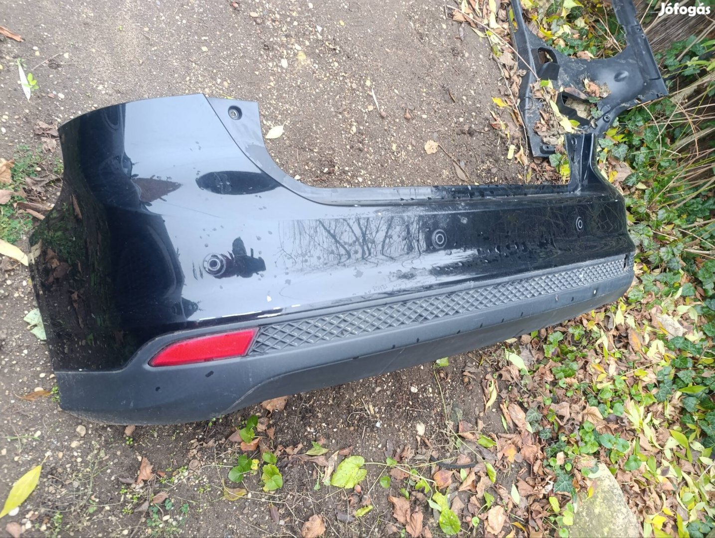 Ford Focus Mk3 5 ajtós hátsó lökhárító 