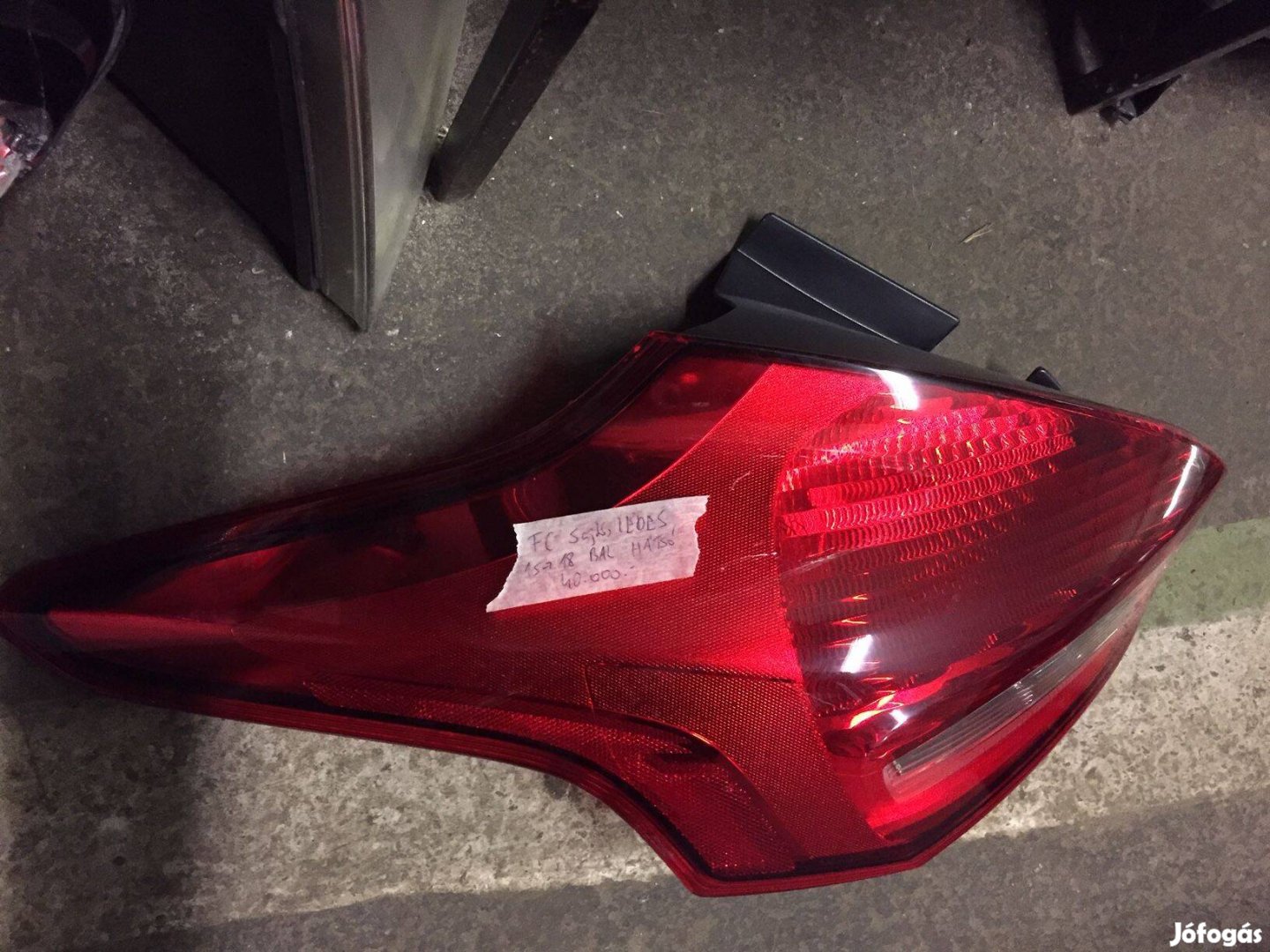 Ford Focus Mk3 ( 5 ajtós ) bal hátsó ledes lámpa (2015-2018)