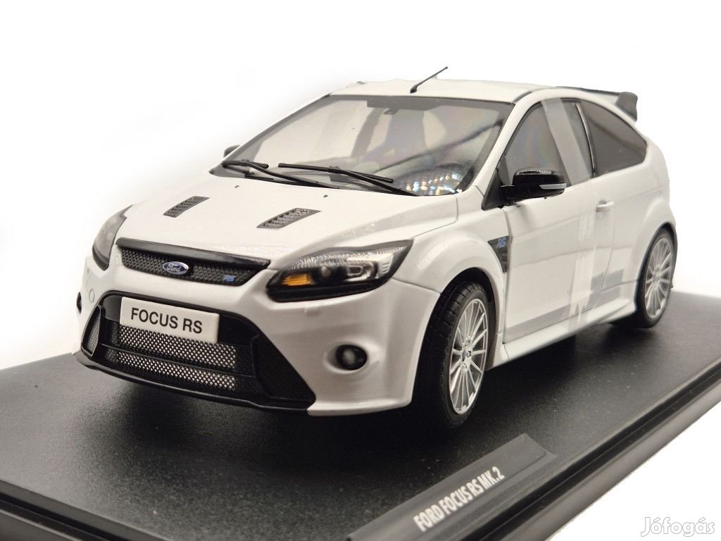 Ford Focus RS MK2 2009 - fehér - Solido - 118