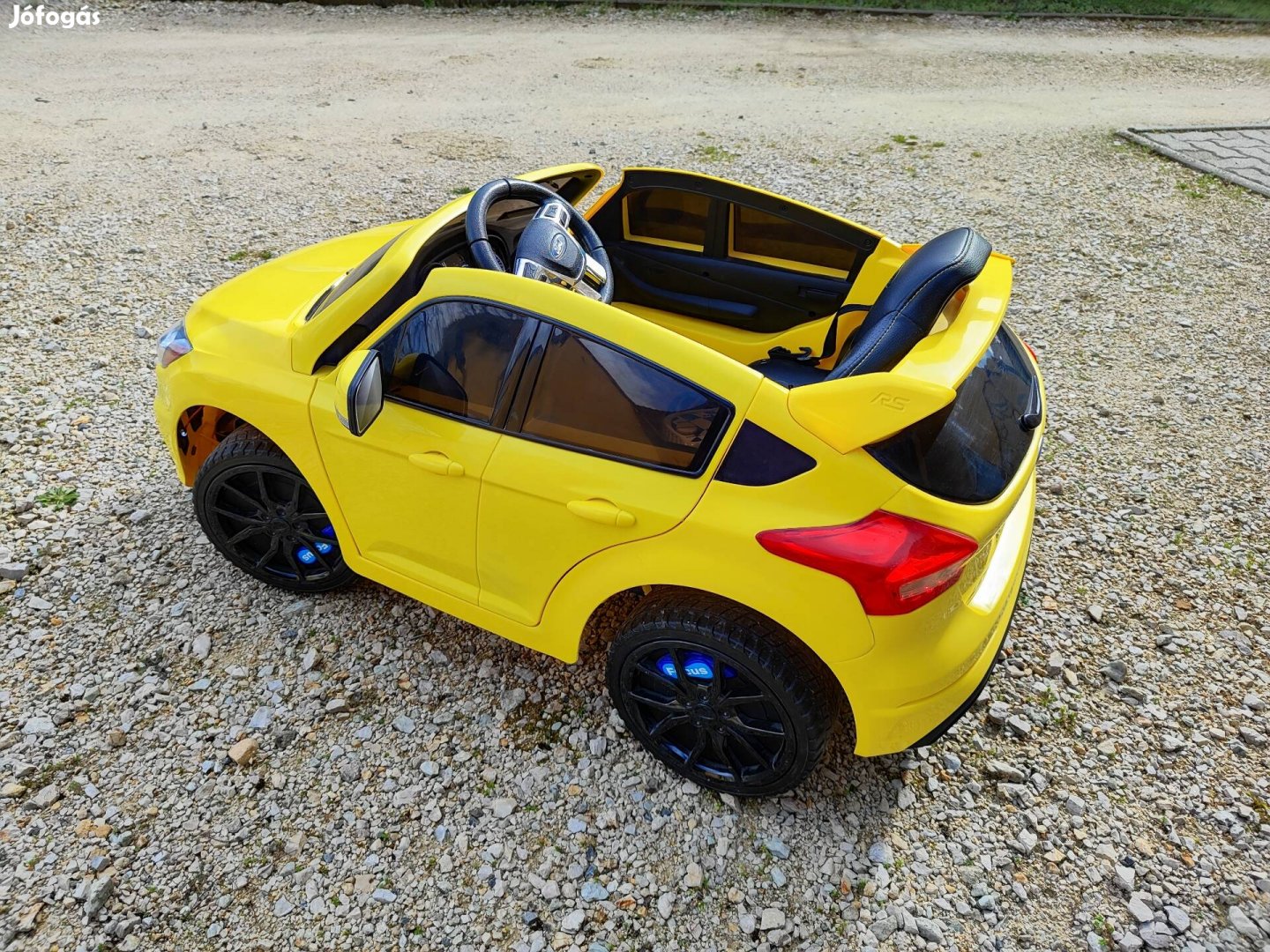 Ford Focus RS elektromos játék autó 
