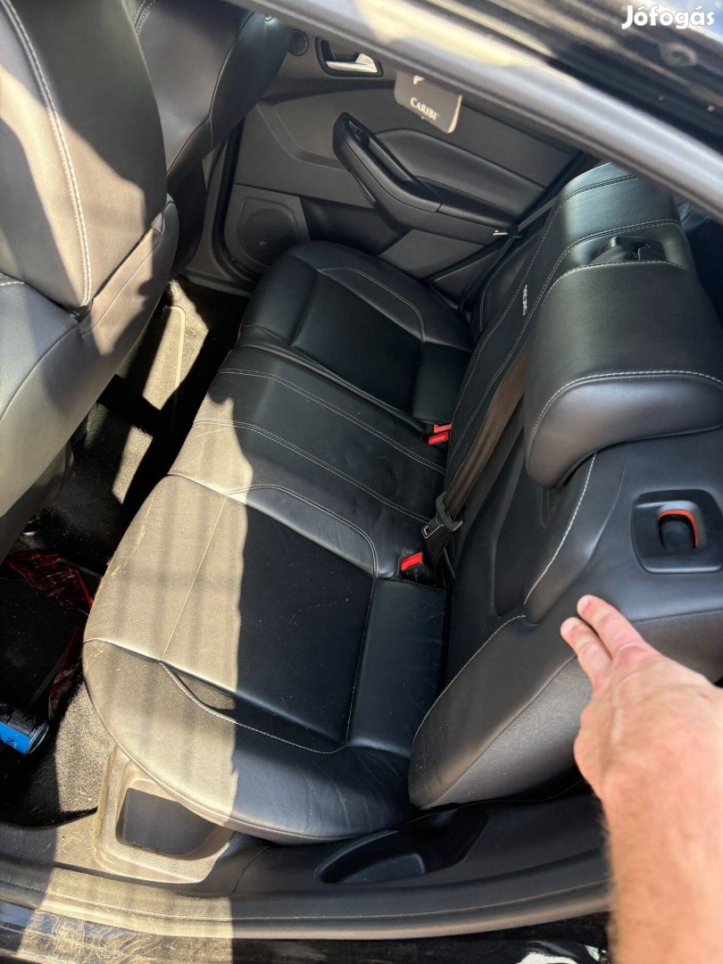 Ford Focus ST egyben