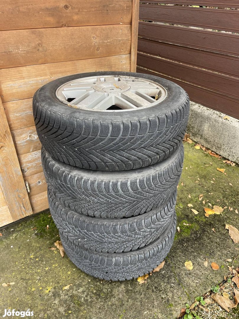 Ford Focus Téli gumi alufelni 4db Pirelli 205/55 R16 