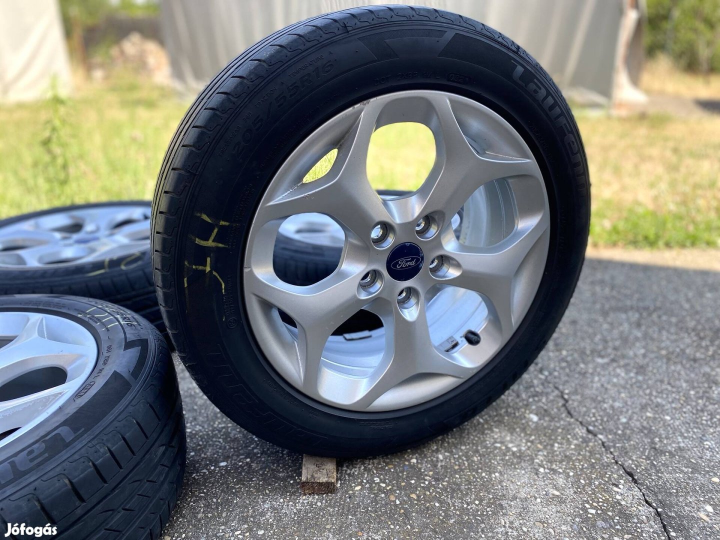 Ford Focus gyári 16"-os alufelni 5x108 205/55R16 DOT1621