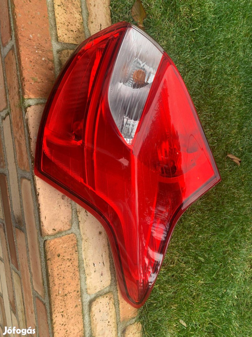 Ford Focus hátsó lámpa, ötajtós, 2012, sérült