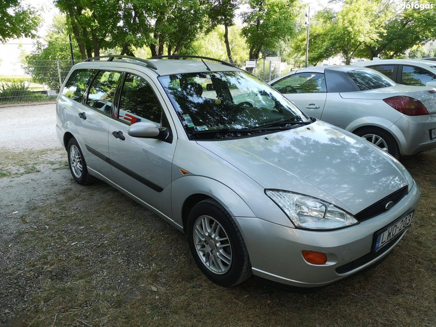 Ford Focus kombi 1.6 16v 100LE ezüstmetál