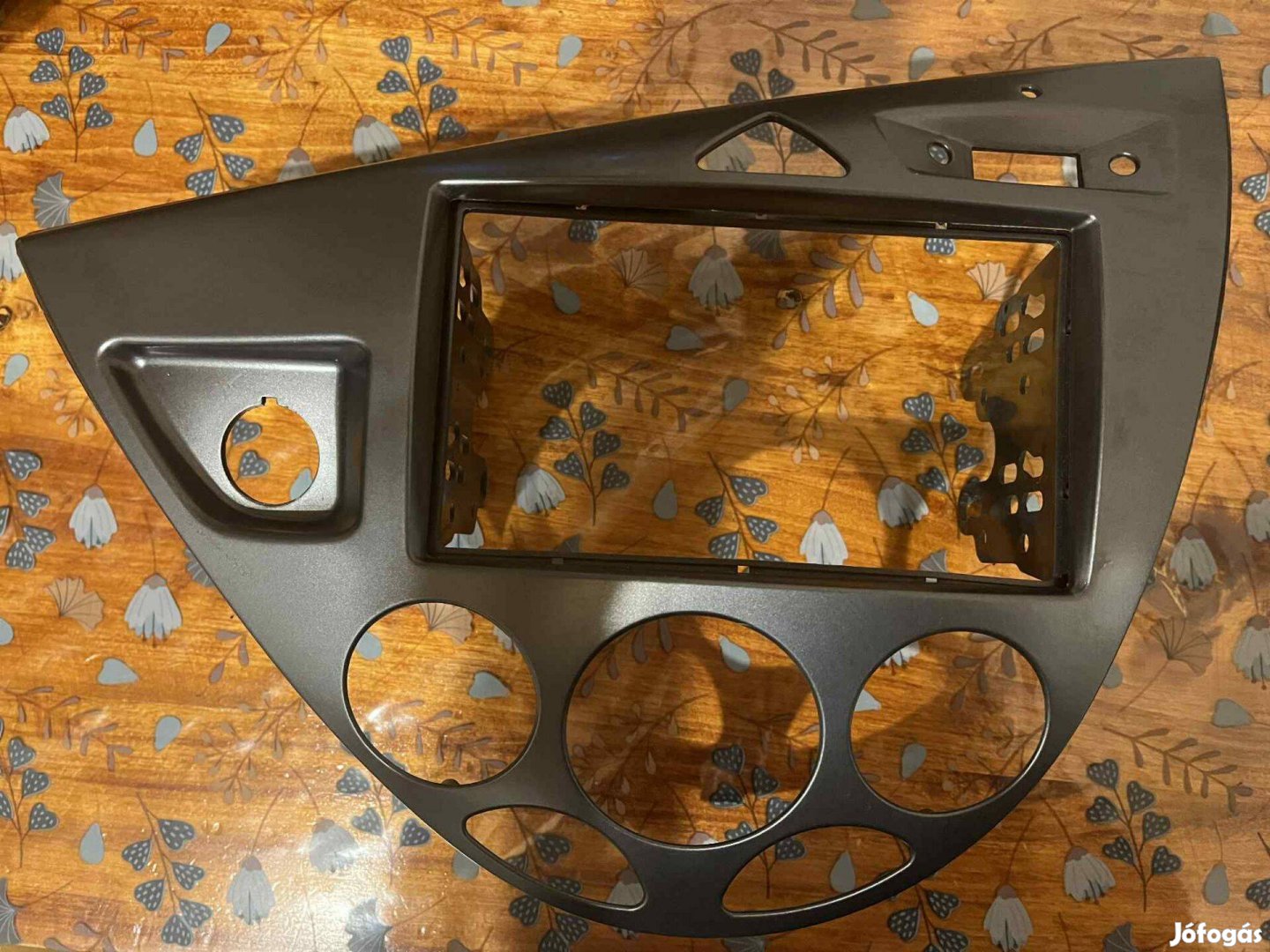 Ford Focus mk1 középkonzol