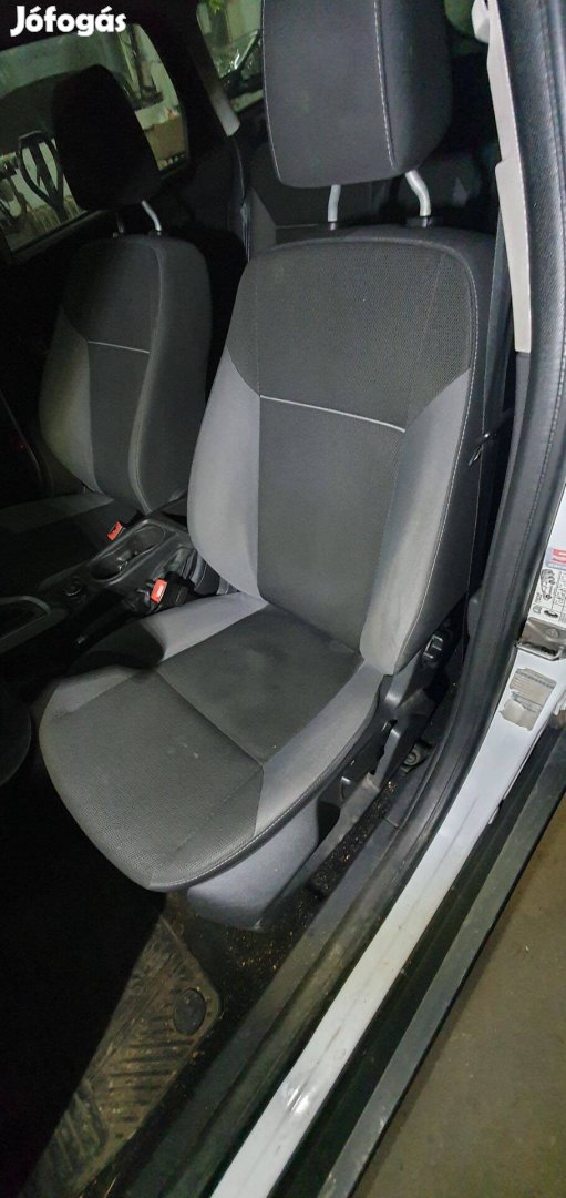 Ford Focus mk3 első ülés fűthető párban