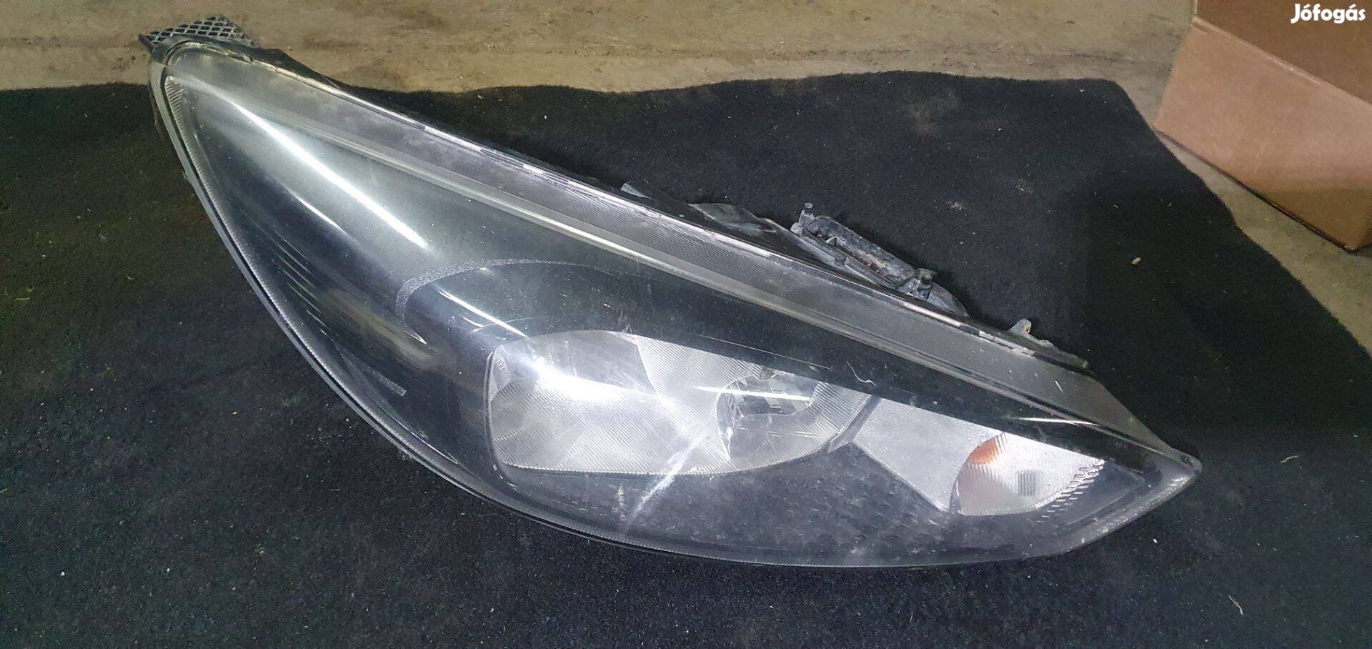 Ford Focus mk3 facelift jobb első lámpa fülsérült
