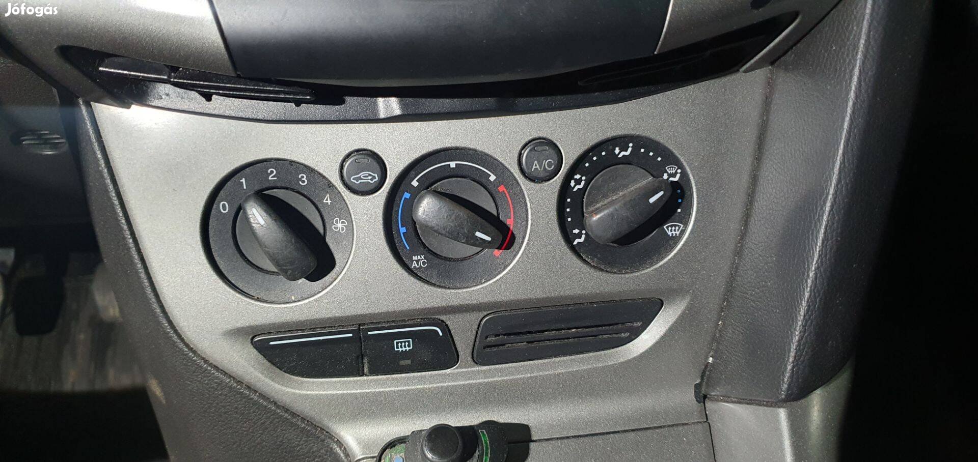Ford Focus mk3 klíma panel fűtés panel