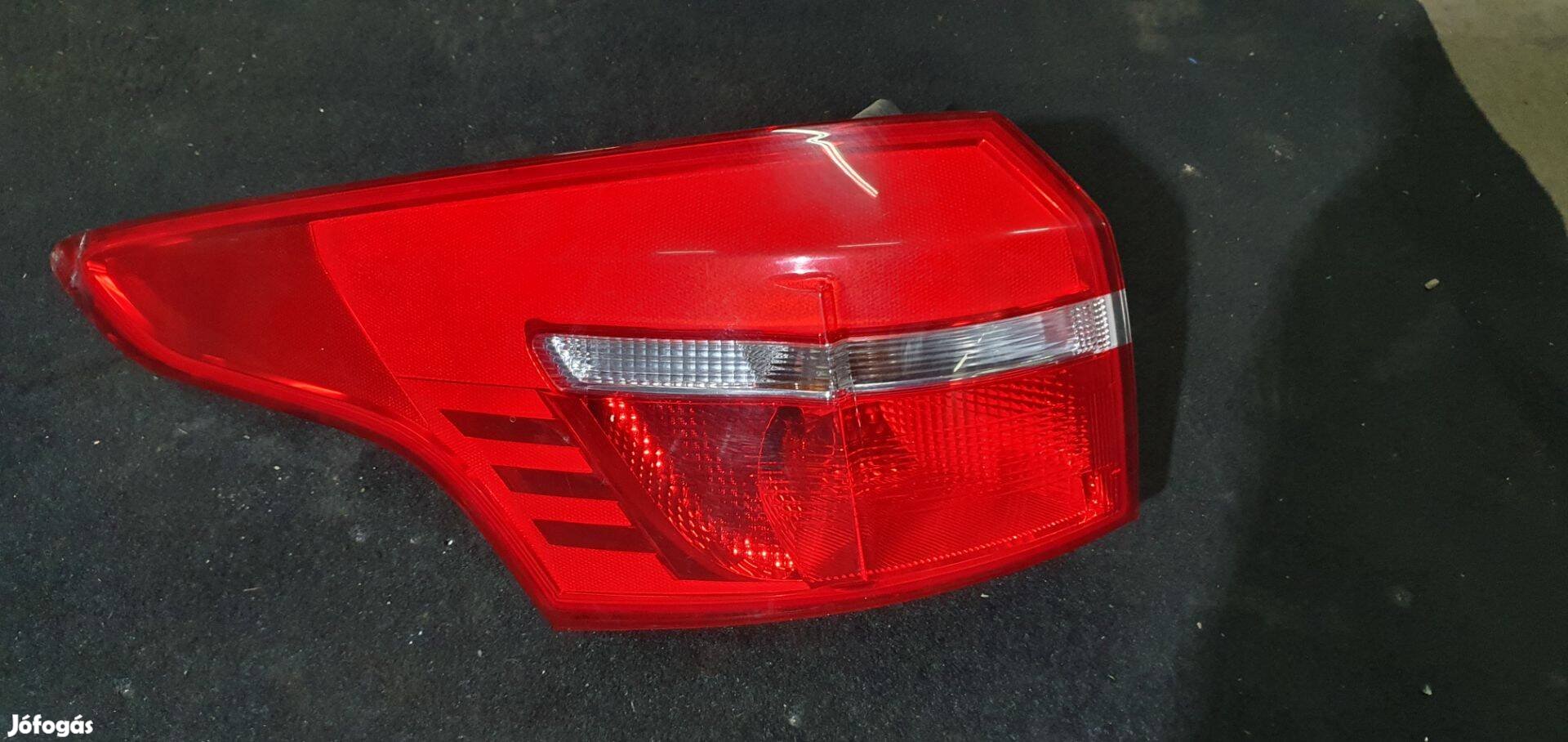 Ford Focus mk3 kombi bal hátsó külső lámpa