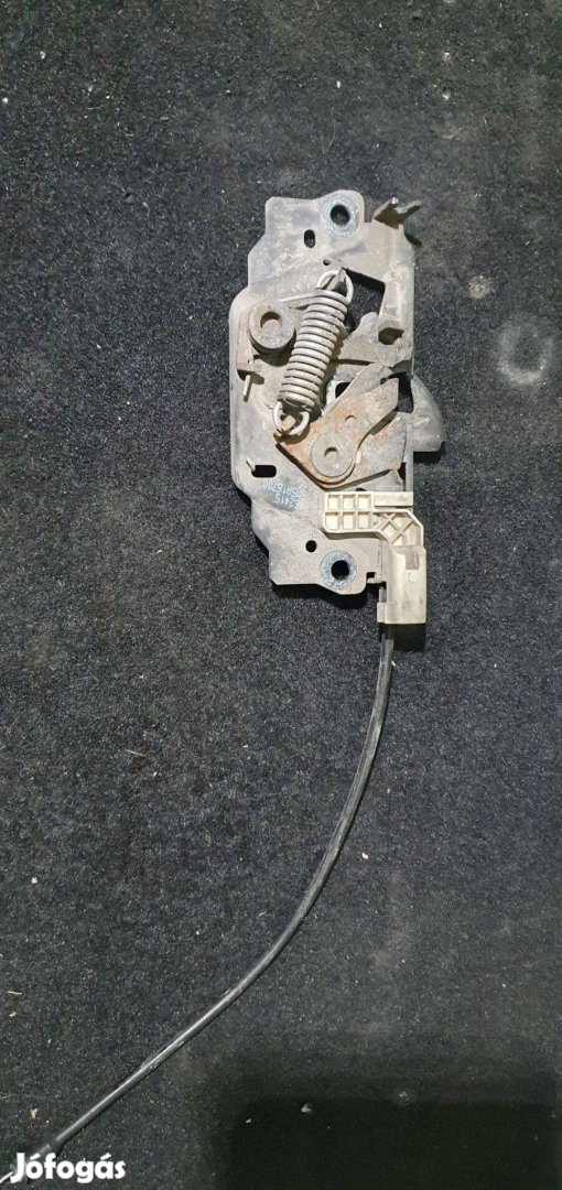 Ford Focus mk3 motorháztető zár