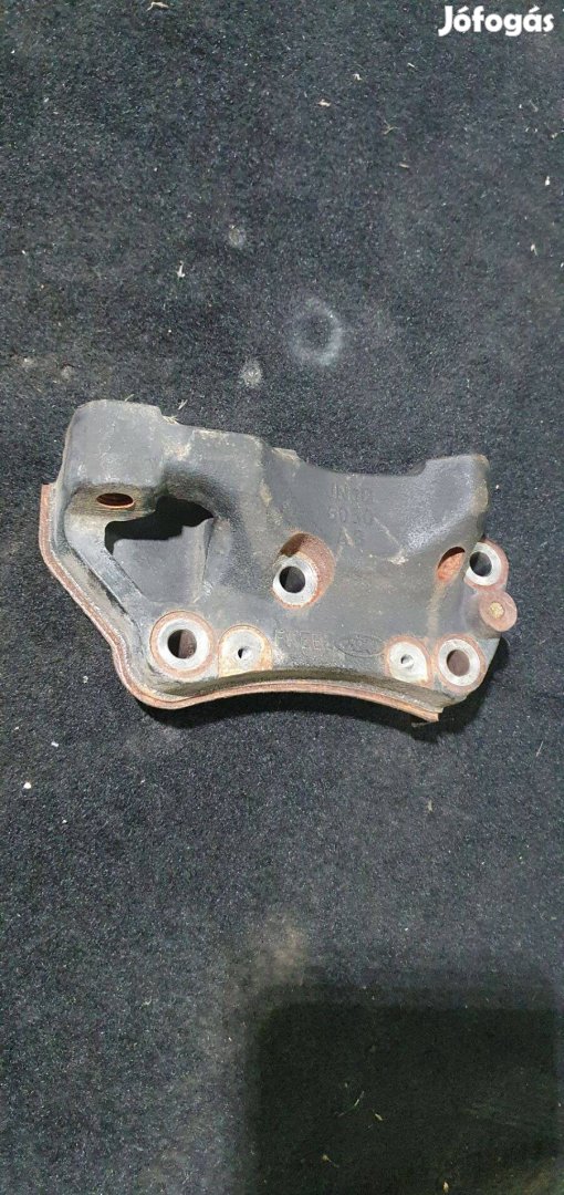 Ford Focus mk4 1.5tdci motortartó bak