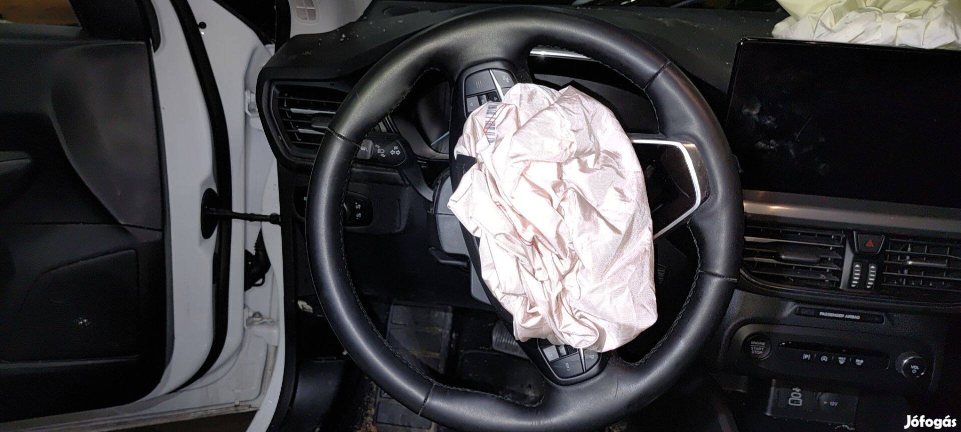 Ford Focus mk4 multi kormány tempomatos