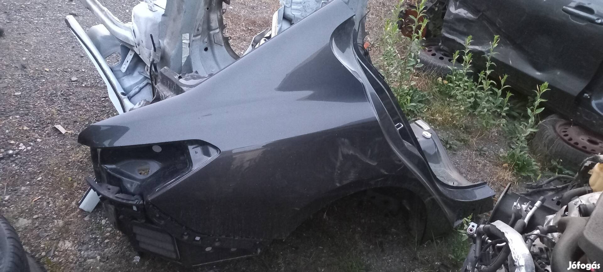 Ford Focus mk4 sedan jobb hátsó karosszéria negyed 