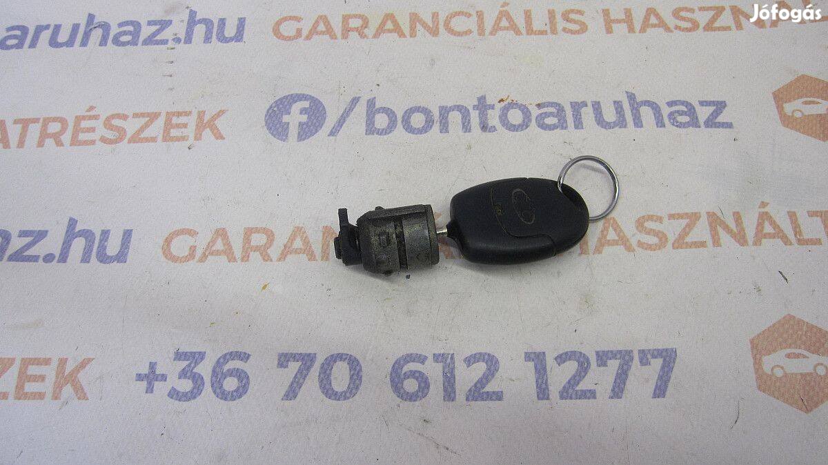 Ford Fusion Eladó gyári, bontott tankajtó zár kulccsal