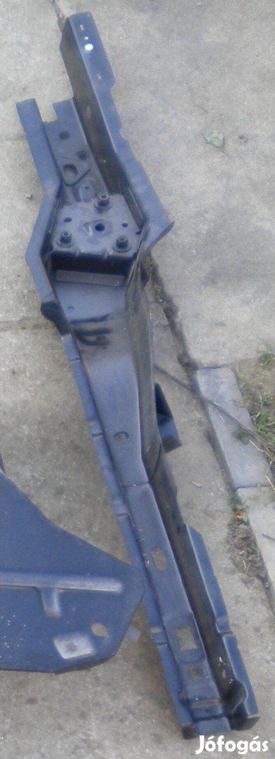 Ford Fusion & Fiesta MK6 új gyári jobbos hátsó váznyúlvány