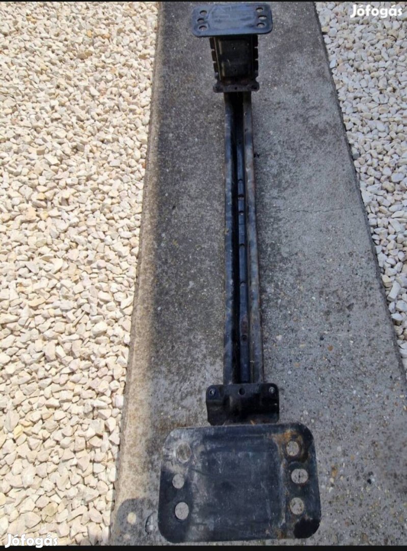 Ford Fusion, első lökhárító merevítő.